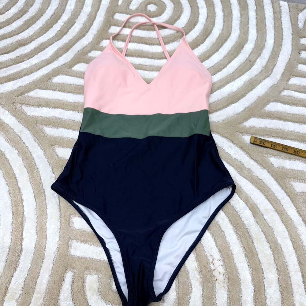 M Cupshe Color Block V Neck One-Piece Swimsuit